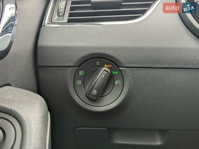 Синий Шкода Октавия, объемом двигателя 1.6 л и пробегом 188 тыс. км за 12300 $, фото 21 на Automoto.ua