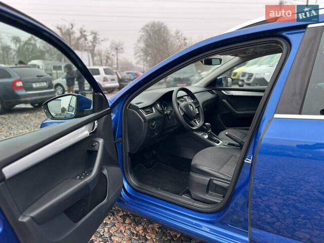 Синий Шкода Октавия, объемом двигателя 1.6 л и пробегом 224 тыс. км за 13200 $, фото 17 на Automoto.ua