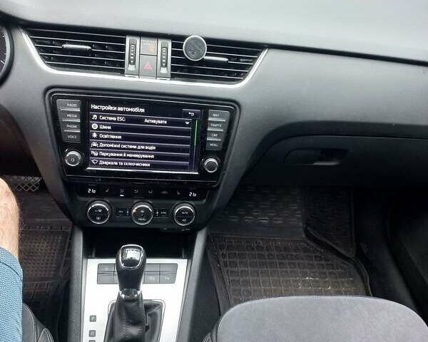 Синий Шкода Октавия, объемом двигателя 1.6 л и пробегом 234 тыс. км за 13500 $, фото 72 на Automoto.ua