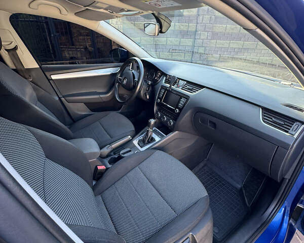 Синій Шкода Октавія, об'ємом двигуна 2 л та пробігом 245 тис. км за 11700 $, фото 11 на Automoto.ua