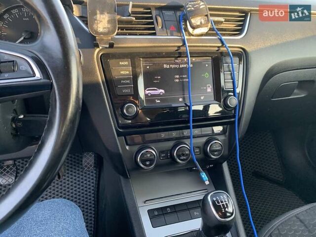 Синий Шкода Октавия, объемом двигателя 1.97 л и пробегом 235 тыс. км за 12900 $, фото 30 на Automoto.ua