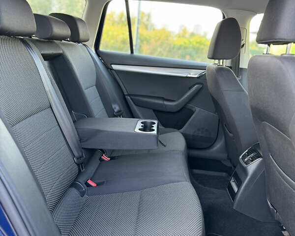 Синий Шкода Октавия, объемом двигателя 1.97 л и пробегом 374 тыс. км за 10800 $, фото 37 на Automoto.ua