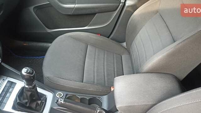 Синий Шкода Октавия, объемом двигателя 1.6 л и пробегом 299 тыс. км за 11300 $, фото 9 на Automoto.ua