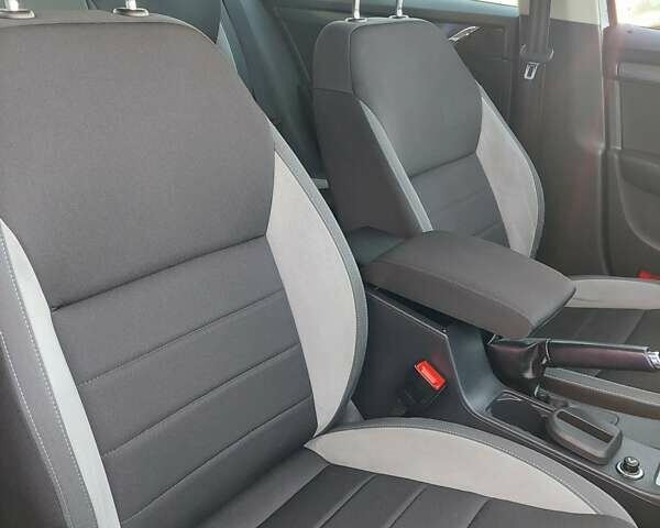 Синий Шкода Октавия, объемом двигателя 1.6 л и пробегом 200 тыс. км за 11400 $, фото 16 на Automoto.ua