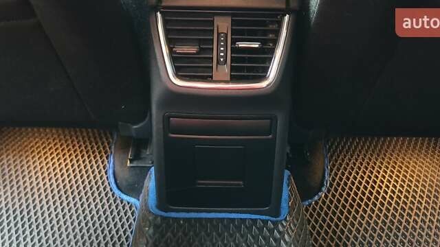Синий Шкода Октавия, объемом двигателя 1.6 л и пробегом 299 тыс. км за 11300 $, фото 12 на Automoto.ua