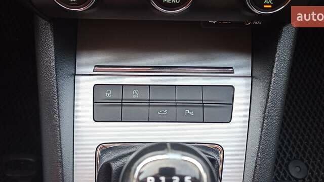 Синий Шкода Октавия, объемом двигателя 1.6 л и пробегом 299 тыс. км за 11300 $, фото 23 на Automoto.ua