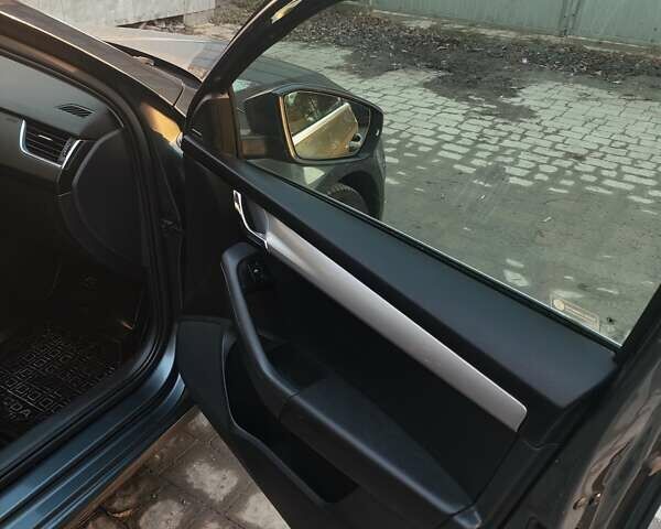 Синий Шкода Октавия, объемом двигателя 1.6 л и пробегом 144 тыс. км за 13000 $, фото 16 на Automoto.ua