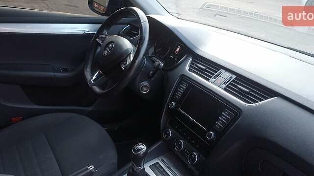 Синий Шкода Октавия, объемом двигателя 1.6 л и пробегом 299 тыс. км за 11300 $, фото 16 на Automoto.ua