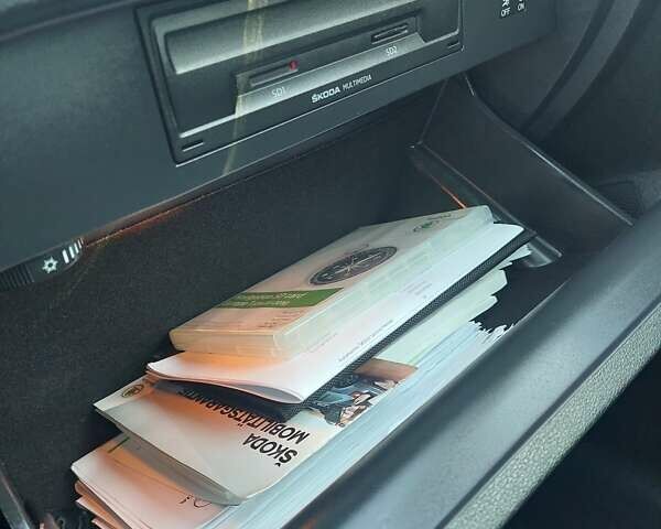 Синий Шкода Октавия, объемом двигателя 1.6 л и пробегом 200 тыс. км за 11400 $, фото 23 на Automoto.ua