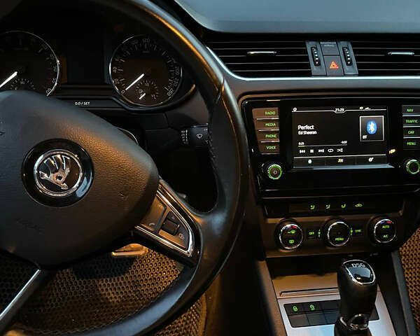 Синий Шкода Октавия, объемом двигателя 1.6 л и пробегом 265 тыс. км за 12500 $, фото 7 на Automoto.ua