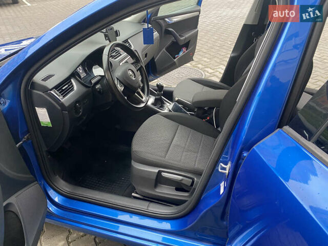 Синий Шкода Октавия, объемом двигателя 1.6 л и пробегом 311 тыс. км за 10800 $, фото 16 на Automoto.ua