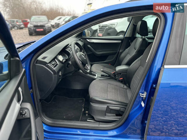 Синий Шкода Октавия, объемом двигателя 1.6 л и пробегом 225 тыс. км за 13000 $, фото 18 на Automoto.ua