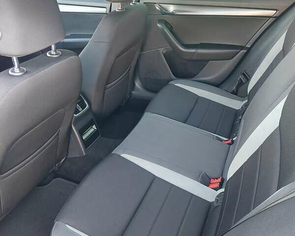 Синий Шкода Октавия, объемом двигателя 1.6 л и пробегом 200 тыс. км за 11400 $, фото 12 на Automoto.ua