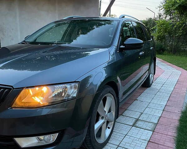 Синий Шкода Октавия, объемом двигателя 1.6 л и пробегом 265 тыс. км за 12500 $, фото 2 на Automoto.ua
