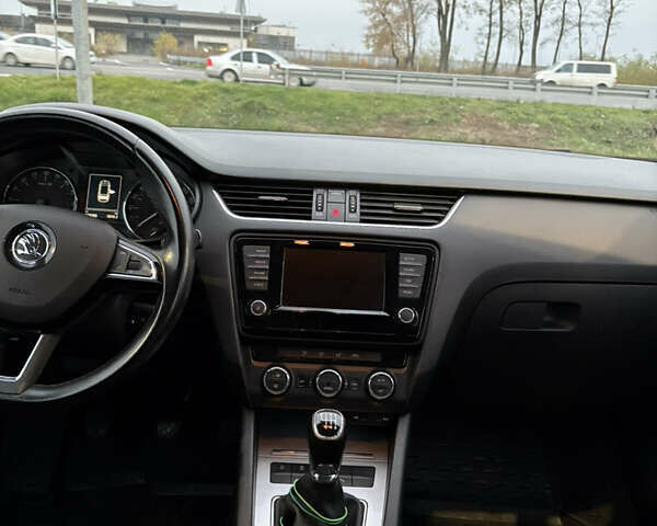 Синий Шкода Октавия, объемом двигателя 1.97 л и пробегом 231 тыс. км за 13400 $, фото 2 на Automoto.ua