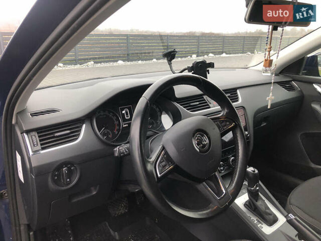 Синий Шкода Октавия, объемом двигателя 1.6 л и пробегом 274 тыс. км за 11900 $, фото 6 на Automoto.ua