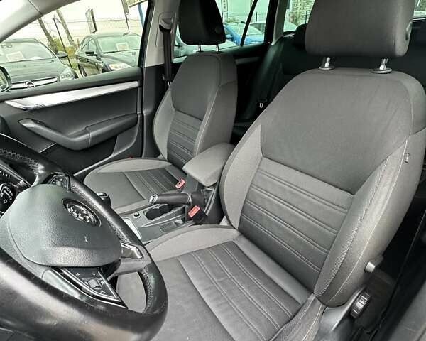 Шкода Октавия 2017 в Буче на Automoto.ua Синий Шкода Октавия, объемом двигателя 1.6 л и пробегом 267 тыс. км за 12400 $, фото 13 на Automoto.ua