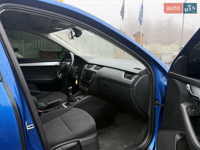 Синий Шкода Октавия, объемом двигателя 1.6 л и пробегом 264 тыс. км за 10500 $, фото 6 на Automoto.ua