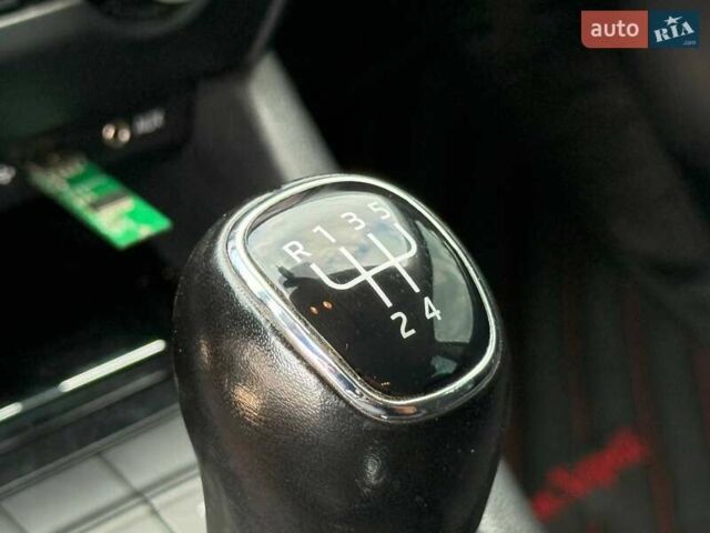 Синий Шкода Октавия, объемом двигателя 1.6 л и пробегом 278 тыс. км за 13700 $, фото 30 на Automoto.ua