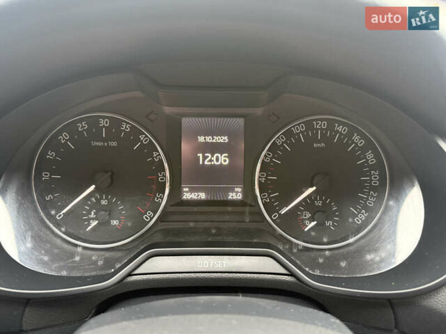Синий Шкода Октавия, объемом двигателя 1.6 л и пробегом 264 тыс. км за 10500 $, фото 11 на Automoto.ua