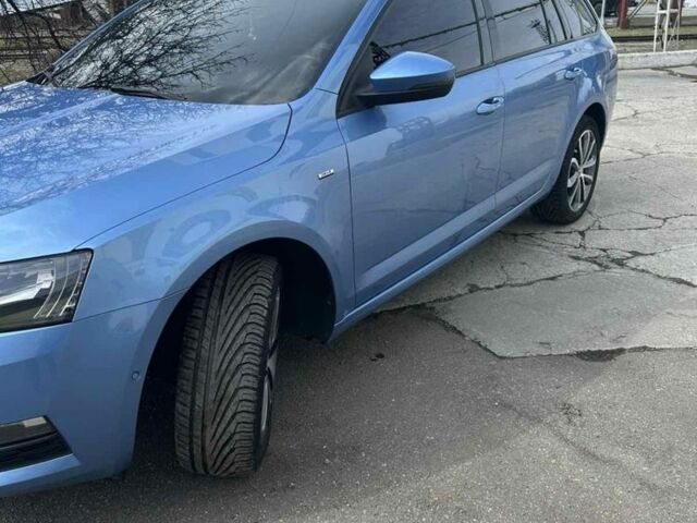 Синий Шкода Октавия, объемом двигателя 1.6 л и пробегом 260 тыс. км за 14500 $, фото 2 на Automoto.ua