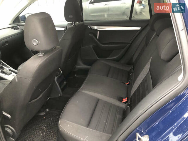 Синий Шкода Октавия, объемом двигателя 1.6 л и пробегом 274 тыс. км за 11900 $, фото 10 на Automoto.ua