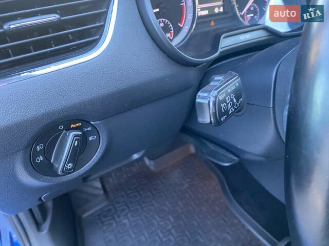 Синий Шкода Октавия, объемом двигателя 1.6 л и пробегом 210 тыс. км за 13300 $, фото 13 на Automoto.ua