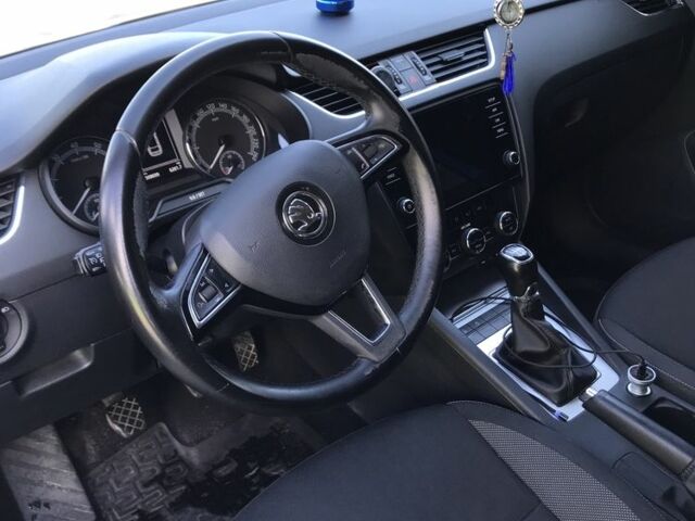 Синий Шкода Октавия, объемом двигателя 1.4 л и пробегом 300 тыс. км за 10500 $, фото 5 на Automoto.ua