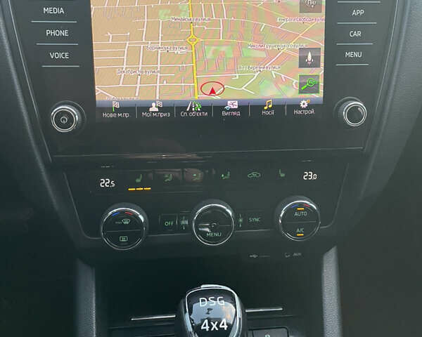 Синій Шкода Октавія, об'ємом двигуна 1.97 л та пробігом 275 тис. км за 16250 $, фото 4 на Automoto.ua