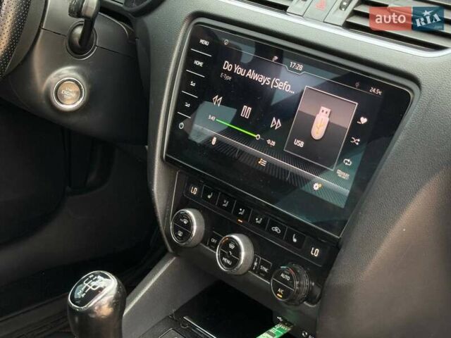 Синий Шкода Октавия, объемом двигателя 1.6 л и пробегом 278 тыс. км за 13700 $, фото 31 на Automoto.ua