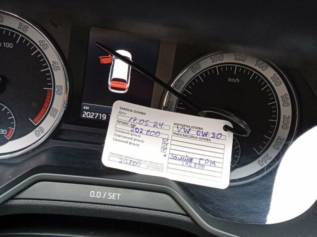 Синий Шкода Октавия, объемом двигателя 1.6 л и пробегом 203 тыс. км за 13800 $, фото 24 на Automoto.ua