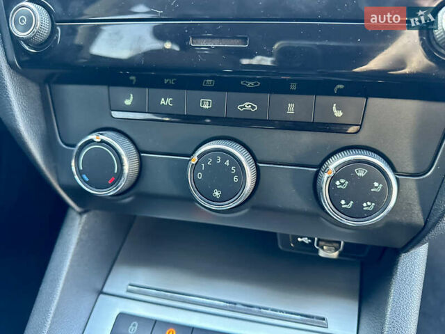 Синий Шкода Октавия, объемом двигателя 0 л и пробегом 252 тыс. км за 13950 $, фото 17 на Automoto.ua