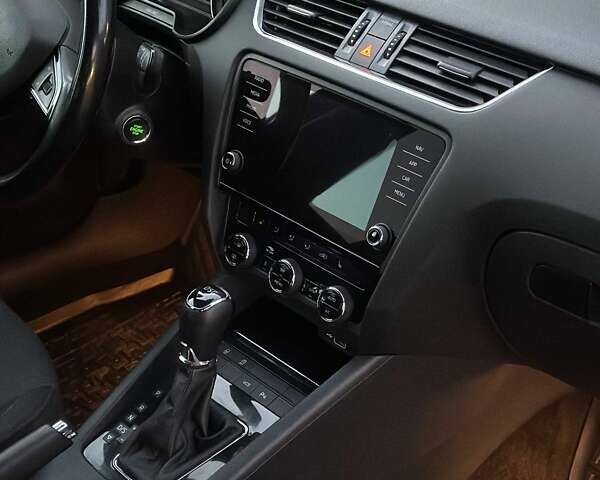 Синій Шкода Октавія, об'ємом двигуна 0 л та пробігом 177 тис. км за 14200 $, фото 17 на Automoto.ua