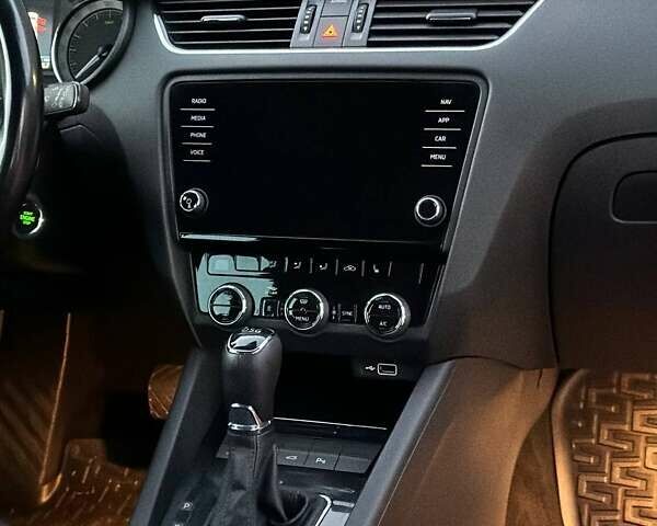 Синій Шкода Октавія, об'ємом двигуна 0 л та пробігом 177 тис. км за 14200 $, фото 16 на Automoto.ua