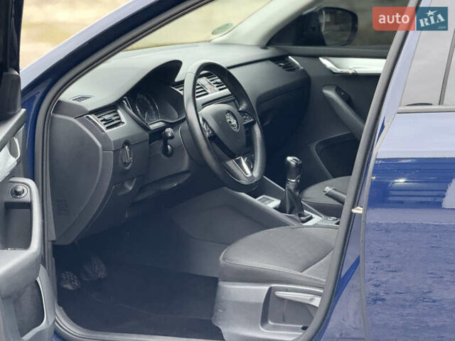 Синий Шкода Октавия, объемом двигателя 1 л и пробегом 250 тыс. км за 12700 $, фото 16 на Automoto.ua