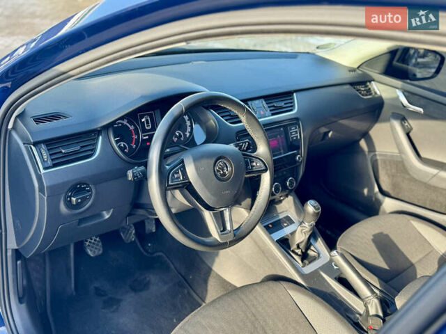 Синий Шкода Октавия, объемом двигателя 0 л и пробегом 252 тыс. км за 13950 $, фото 10 на Automoto.ua