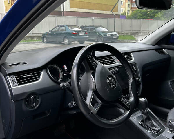 Синий Шкода Октавия, объемом двигателя 1.6 л и пробегом 306 тыс. км за 13000 $, фото 9 на Automoto.ua