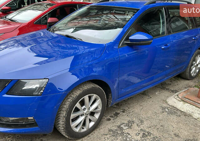 Синий Шкода Октавия, объемом двигателя 1.97 л и пробегом 99 тыс. км за 17400 $, фото 1 на Automoto.ua