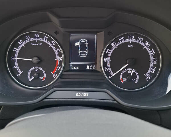 Синий Шкода Октавия, объемом двигателя 2 л и пробегом 193 тыс. км за 14200 $, фото 13 на Automoto.ua