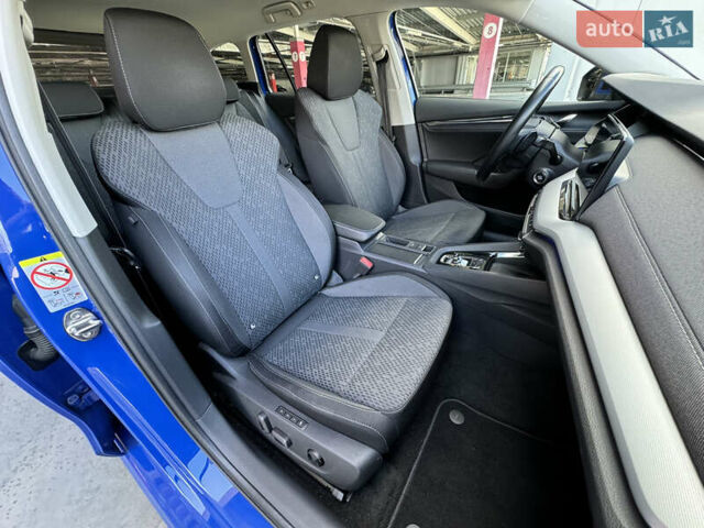 Синий Шкода Октавия, объемом двигателя 2 л и пробегом 228 тыс. км за 19350 $, фото 31 на Automoto.ua