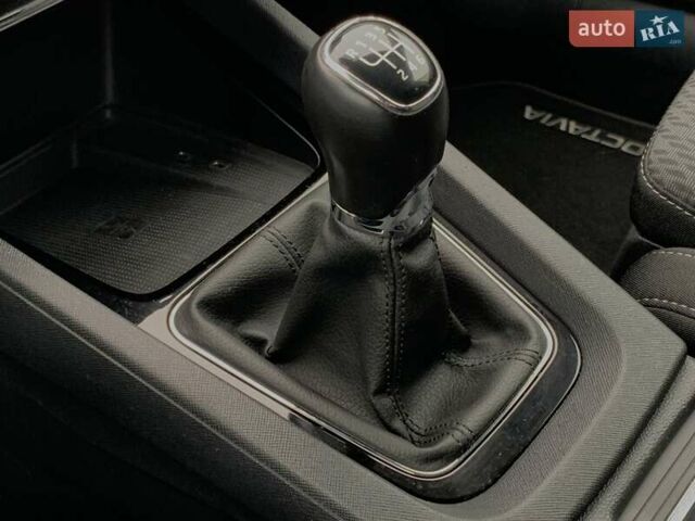 Синий Шкода Октавия, объемом двигателя 2 л и пробегом 244 тыс. км за 17955 $, фото 52 на Automoto.ua