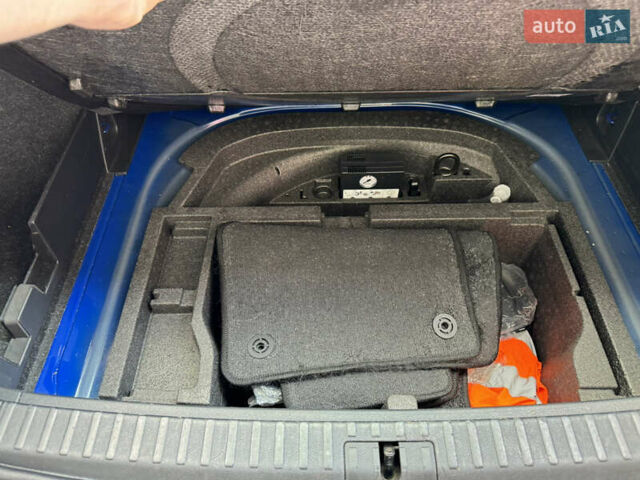 Синий Шкода Октавия, объемом двигателя 2 л и пробегом 228 тыс. км за 19350 $, фото 96 на Automoto.ua