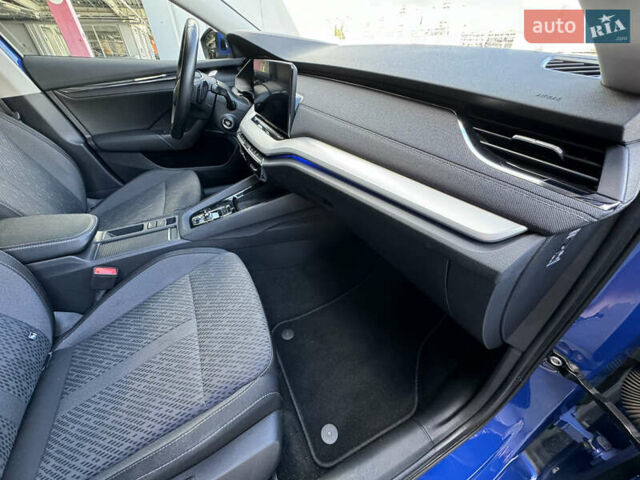 Синий Шкода Октавия, объемом двигателя 2 л и пробегом 228 тыс. км за 19350 $, фото 30 на Automoto.ua