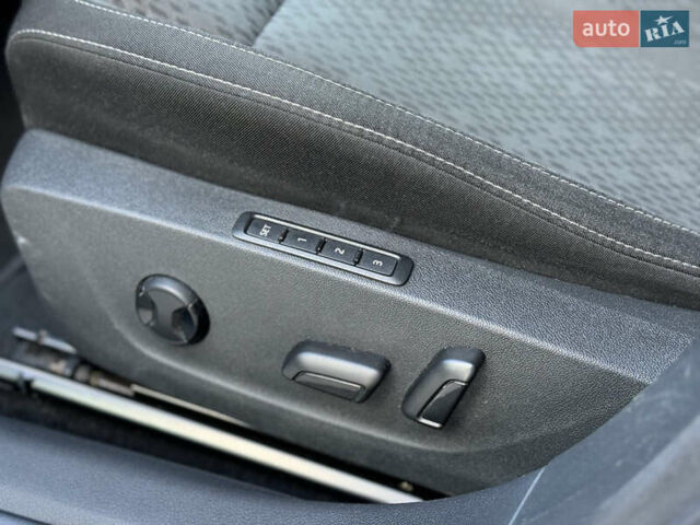 Синий Шкода Октавия, объемом двигателя 2 л и пробегом 228 тыс. км за 19350 $, фото 41 на Automoto.ua