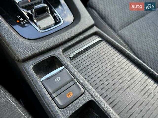 Синий Шкода Октавия, объемом двигателя 2 л и пробегом 228 тыс. км за 19350 $, фото 83 на Automoto.ua