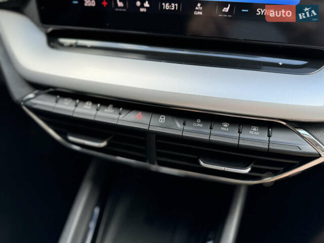 Синий Шкода Октавия, объемом двигателя 2 л и пробегом 228 тыс. км за 19350 $, фото 59 на Automoto.ua