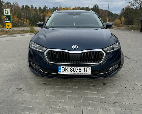 Синий Шкода Октавия, объемом двигателя 1.97 л и пробегом 225 тыс. км за 20000 $, фото 1 на Automoto.ua