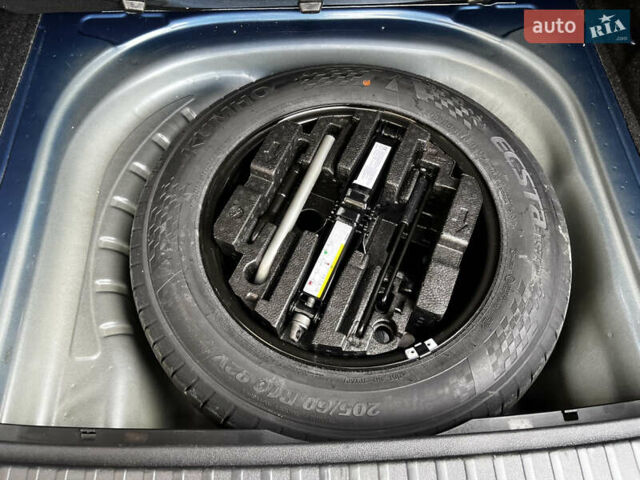 Синий Шкода Октавия, объемом двигателя 2 л и пробегом 170 тыс. км за 23300 $, фото 92 на Automoto.ua