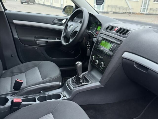 Синій Шкода Октавія, об'ємом двигуна 1.9 л та пробігом 256 тис. км за 3450 $, фото 15 на Automoto.ua