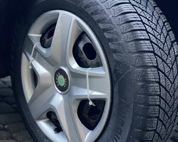 Синий Шкода Октавия, объемом двигателя 1.6 л и пробегом 317 тыс. км за 2650 $, фото 55 на Automoto.ua